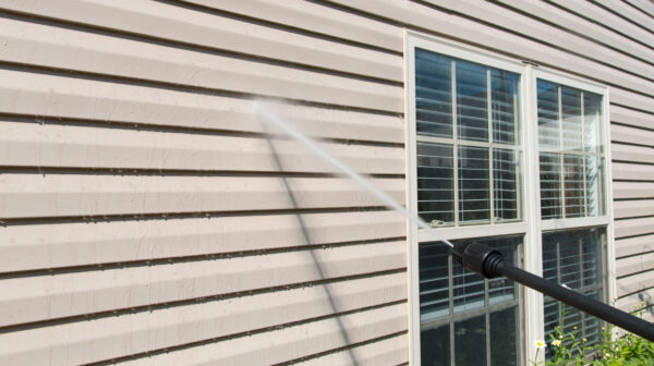 Siding Cleaning: Everything You Need to Know About the Process and Benefits